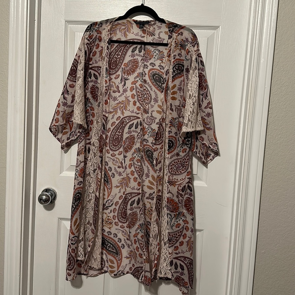 American Eagle L-XL Multi Colored / Lace Kimono
